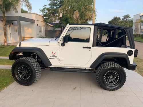 Imagen 6 de 13 de Jeep Wrangler 3.6 Unlimited 284hp Mtx