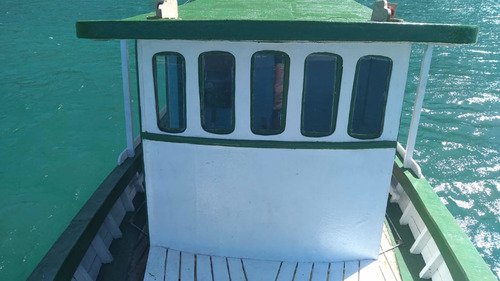 Imagem 9 de 12 de Barco De Madeira Traineira