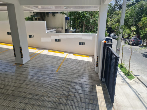 Zona Universitaria - Apartamento Nuevo En Alquiler Vacío - Balcón 2 Habitaciones 2.5 Baños 2 Parqueos Sala-comedor Cocina Con Desayunador Área Social Con Vista Al Mar, Bar Y Bbq Gimnasio