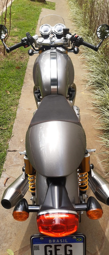 Triumph Thuxton R 1200