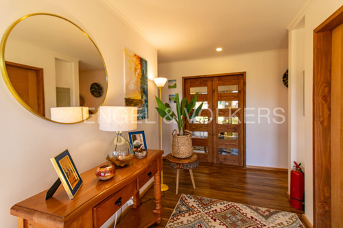 Acogedora Y Moderna Casa En Canto Del Lago En Pucón
