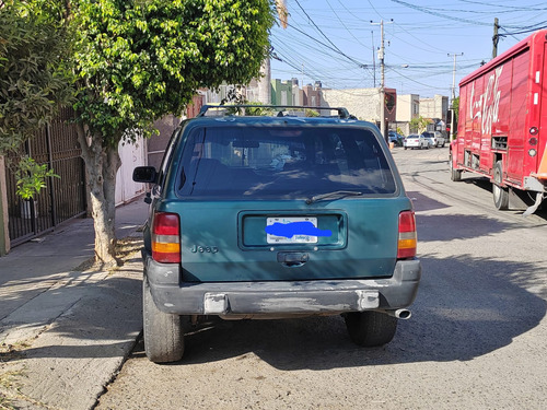 Jeep Grand Cherokee Laredo L6 4x2 At