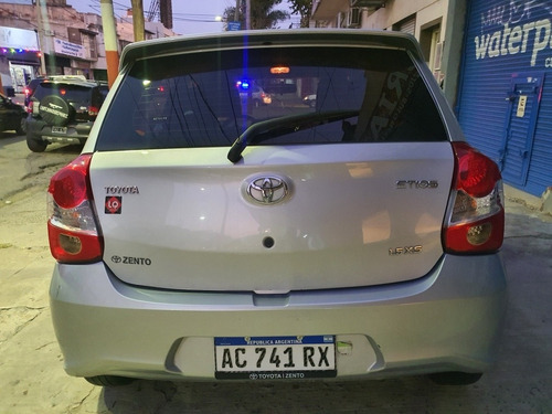 Imagen 6 de 14 de Toyota Etios 2018 1.5 Sedan Xs