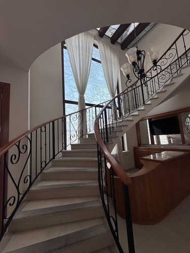 Exclusiva Residencia En Venta En La Rica Juriquilla
