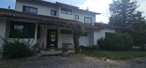Casa En Venta De 7 Dorm. En Calera De Tango