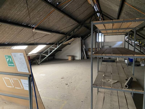 Imagen 15 de 17 de Propiedad Comercial Con Oficinas Y Bodegas