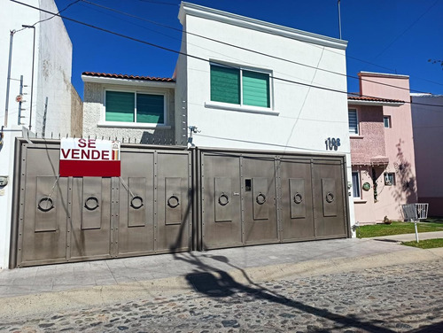 Imagen 2 de 30 de Casa En Venta 3 Recamarás Con Baño Cada Una Colonia San Jerónimo León Gto.