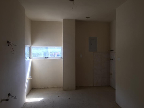 Imagen 2 de 10 de Townhouse En Venta En El Rincón