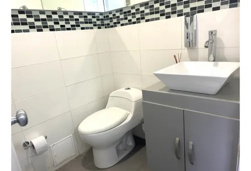 Vendo Consultorio Global Medical Center Santa Barbara -7-
