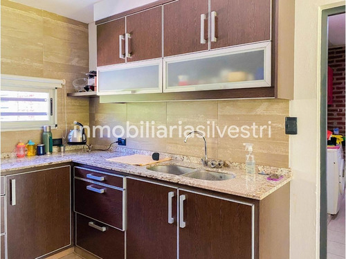 Imagen 15 de 25 de 465 Y 26 City Bell - Casa De 4 Dormitorios En Venta