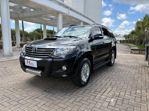 Toyota Hilux SW4 3.0 SRV 4X4 7 LUGARES 16V TURBO INTERCOOLER DIESEL 4P AUTOMÁTICO