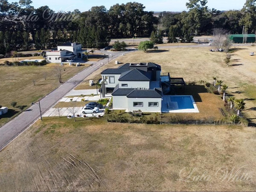 Imagen 2 de 25 de Reservada - Venta - Casa En La Providencia