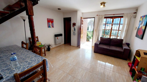 Imagen 3 de 20 de Duplex 2 Dormitorios, 2 Baños, Cochera, Pileta. Costanera, B° Villa Dominguez. Villa Carlos Paz