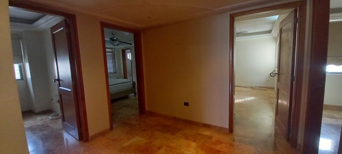 Imagen 8 de 14 de Alquiler Apartamento Bien Ubicado Calle 72 Pozo De Agua