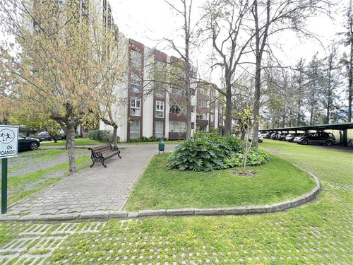 Departamento En Venta De 2 Dorm. En Las Condes