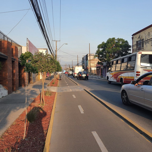 Propiedad Con Terreno Como Valor Comercial, Centro De La Cal