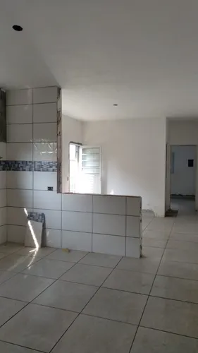 Casa 2 Dormitórios Em Bairro Residencial, Próximo A Comércios, Escolas, Transportes E Muito Mais!