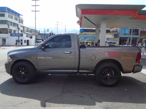 Dodge Ram 5.7 1500 Slt 4x2