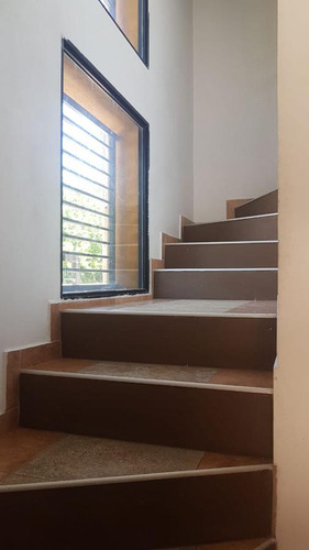 Dúplex En Venta - 2 Dormitorios 2 Baños - Cochera - 122 Mts2 - Villa Elvira