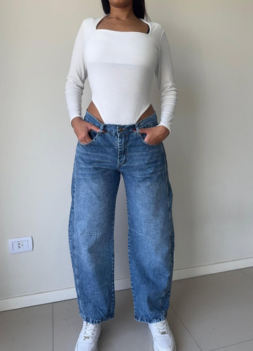 Pantalón Jean Baggy Mom Con Bolsillo Boton Y Cierre