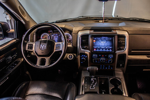 Imagen 18 de 24 de Ram 1500 5.7 V8 Laramie 4x4 2015 Negro