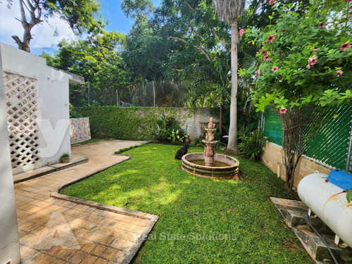 Casa En Venta 4 Recámaras, Amueblada, Piscina, Estudio Tv, Res. Campestre, Cancún