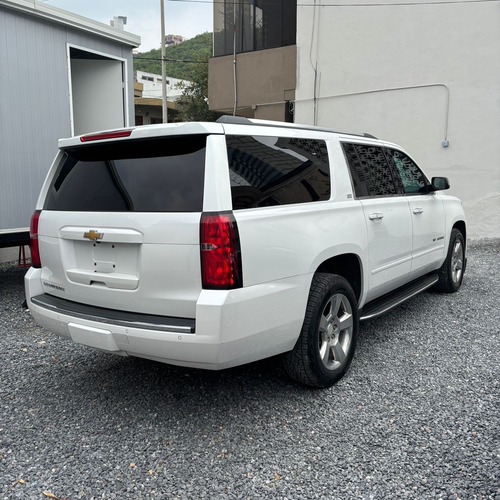 Chevrolet Suburban 5.3 Ltz 4x4 Mt