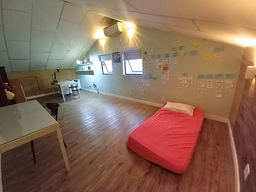 Casa Térrea Espaçosa Com Lindo Sótão - Rua Tranquila E Localização Excelente