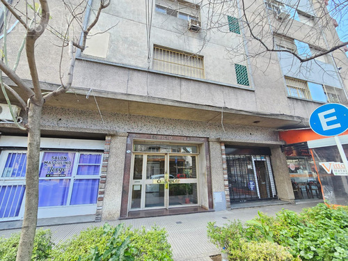 Venta Local En Emilio Lamarca Al 2000