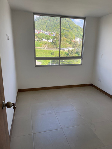 Imagen 2 de 15 de Venta De Apartamento En Los Cambulos