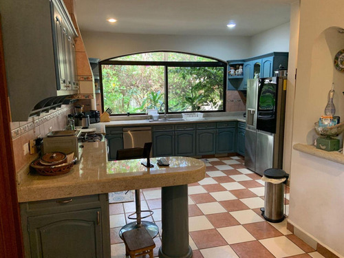 Casa Residencial Venta, 5 Recs, 5 Baños Y Alberca En Campestre Cancún Quintana Roo