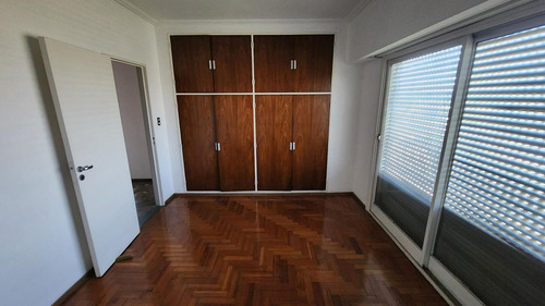 Edificio En Block En Parque Avellaneda