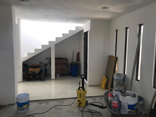 Casa 2 Niveles, 3 Recamaras Y Terraza
