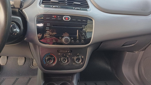 Fiat Punto Attractive 1.4 Flex