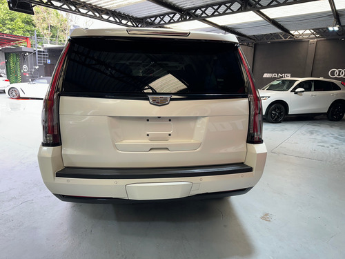 Cadillac Escalade ESV 6.2 Premium V8 8 Pas At