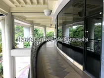 Comprar En Alquiler Oficina O Local Comercial De 50 Metros Cuadrados, Con Cuatro Versatiles Ambientes: Area De Recepcion, Area De Conferencia Y Dos Cubiculos. Ideal Para Oficina O Negocio. Ubicado En Nivel 1 