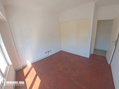 En Alquiler | Ph 4 Ambientes A La Calle