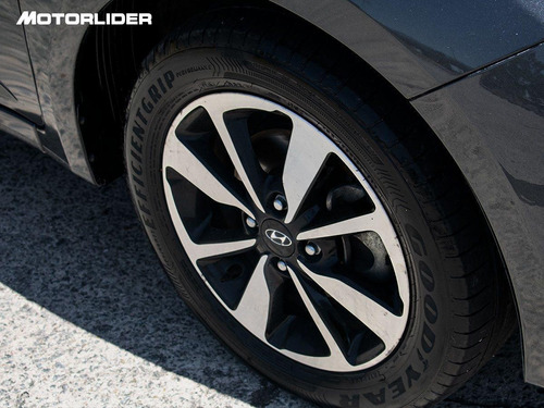 Imagen 18 de 25 de Hyundai Hb20 Sport Extra Full 1.6 | Permuta / Financia