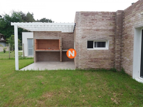 Imagen 10 de 26 de Espectacular Casa De Muy Buena Construcción En Pinares