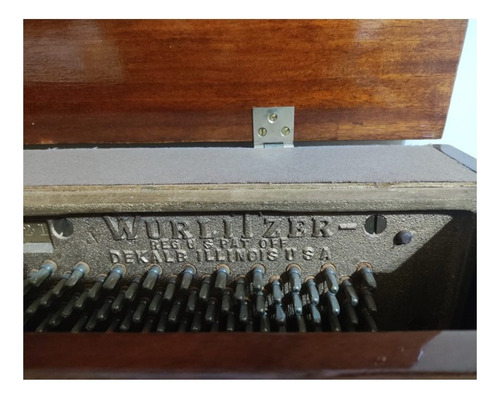 Piano Wurlitzer Con Banquillo En Excelentes Condiciones (Usado)