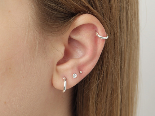 Imagem 2 de 5 de Kit Com 4 Pares De Brincos Cartilagem Piercing Prata 925