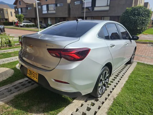 Chevrolet Onix 1.0T Premier Sedan At
