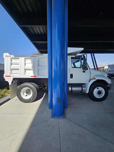 International 4300 Modelo 2014 Volteo Nuevo 7 Metros