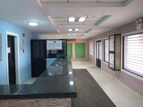 Imagen 3 de 14 de Exclusivo Local Con Galpón En Alquiler. 0414-5725250 Cod 22-22004