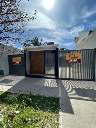 Casa En Venta Con Quincho Y Pileta En Merlo Zona Oeste Apta Financiacion