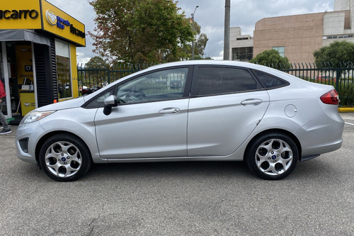 Ford Fiesta 1.6 Sportback Automática