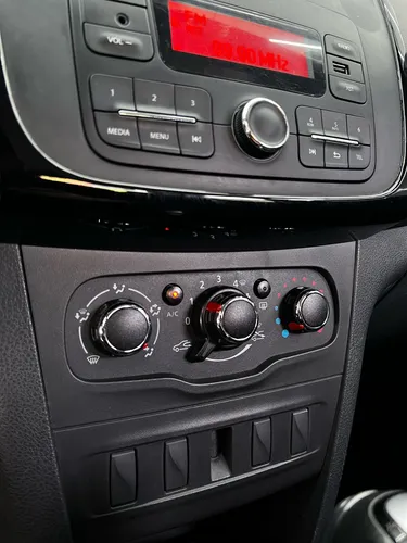 Renault Logan 1.6 Life