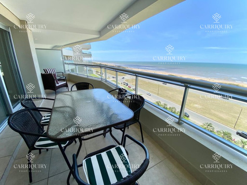 Venta Apartamento 3 Dormitorios Y Dependencia En Playa Brava, Punta Del Este.