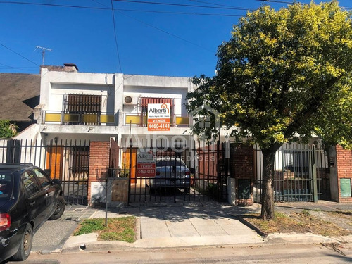 Venta / Permuta Haedo Duplex En Excelente Ubicación. 