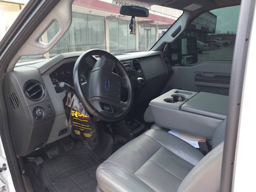 Imagen 9 de 14 de Ford F-350 4x4 Gas Activo Servicios Eléctricos